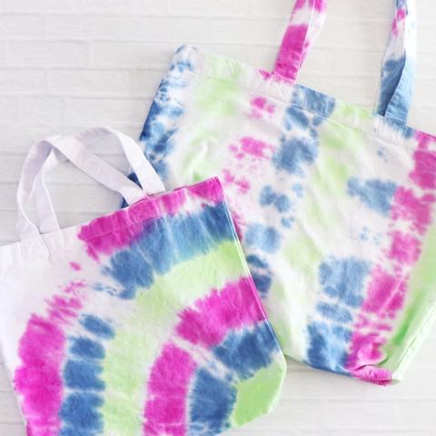 Tie-dye tote bags